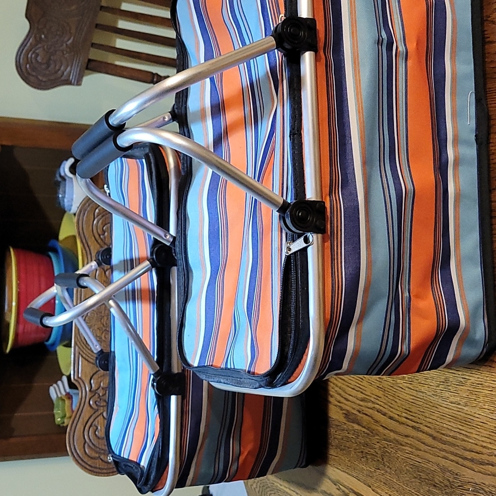 2 collapsible insulated picnic baskets